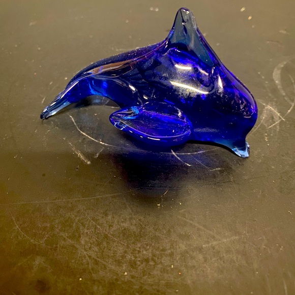 Hand Blown Cobalt Blue Art Glass Dolphin Paperweight - Picture 4 of 7
